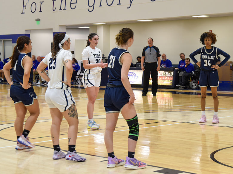 The Penn State York women's basketball team.