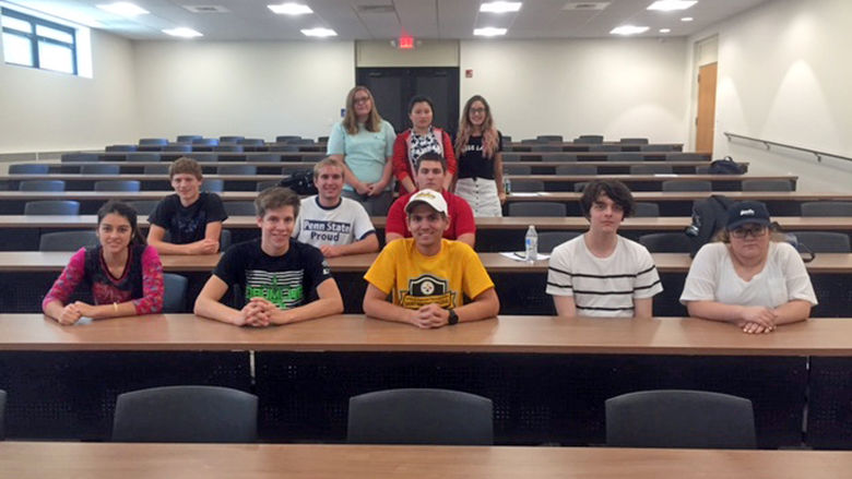 Group of Honors Students in 2016