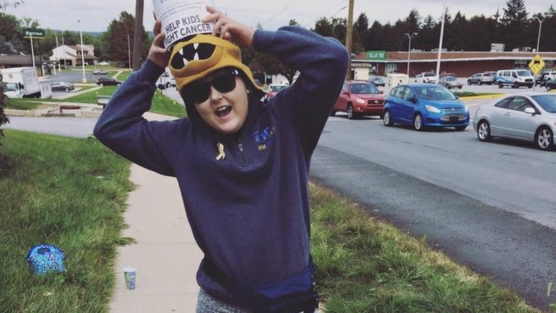 Maddie Hill THON canning