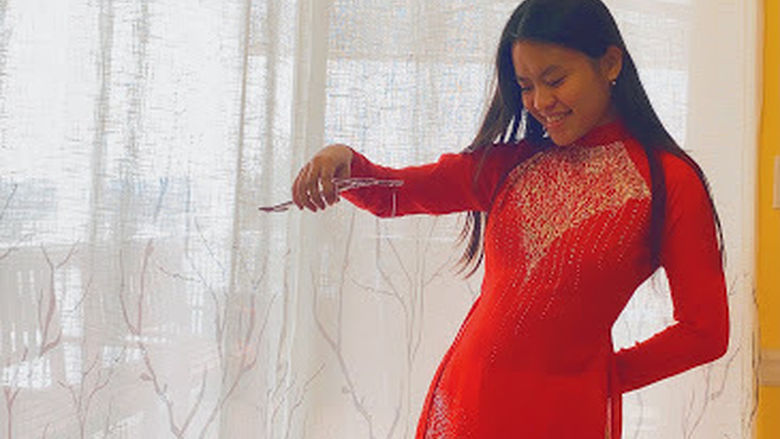 Victoria Huynh with puppet